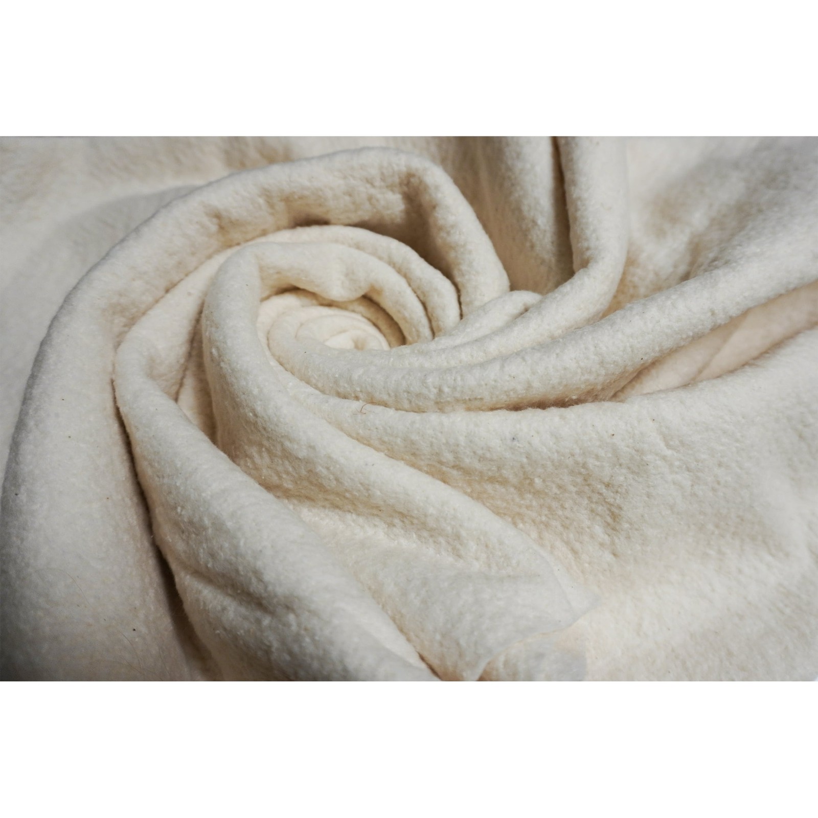 Pellon 80/20 Quilting Batting, off-White 96″ x 9 Yards by the Bolt