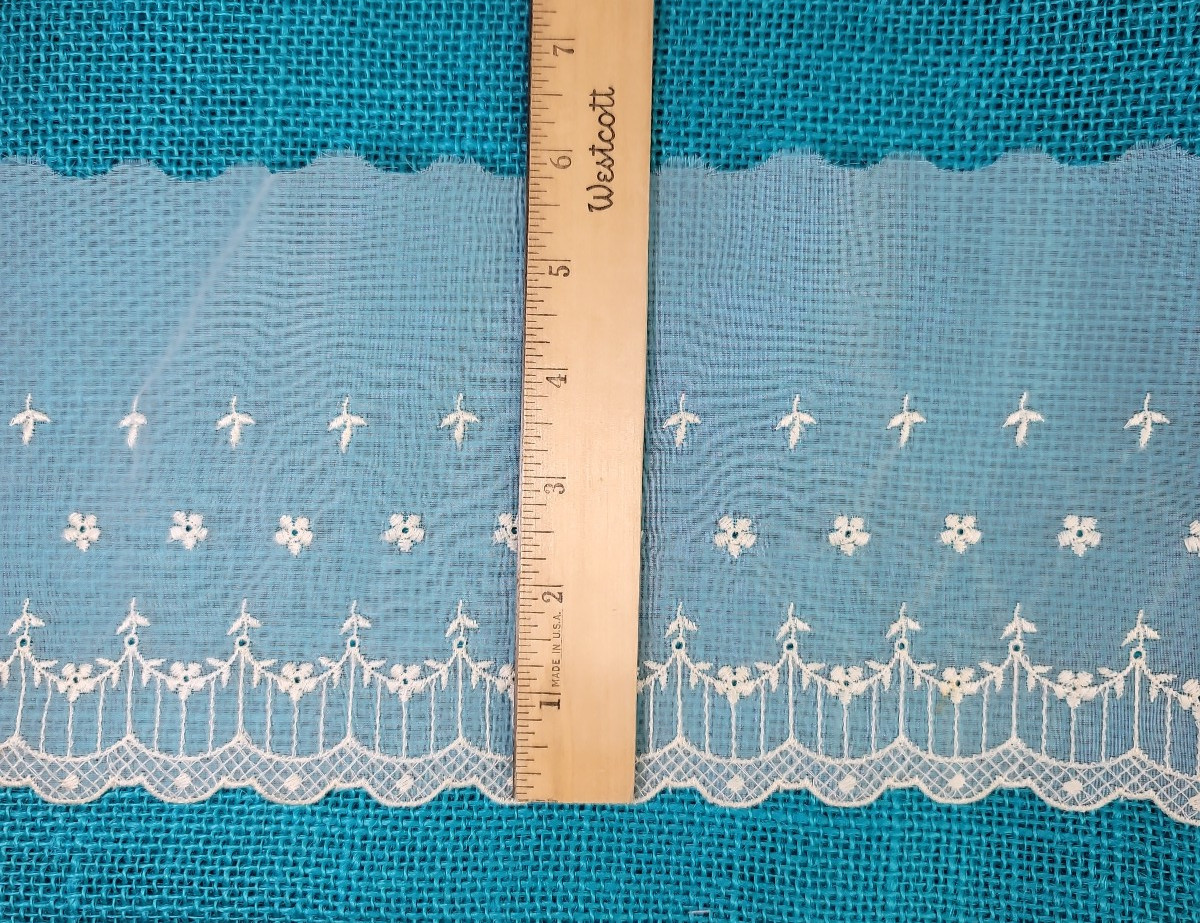Vtg Light Cream Floral Embroidered Sheer Border Lace Trim Eyelet Scallop 5″ Wide