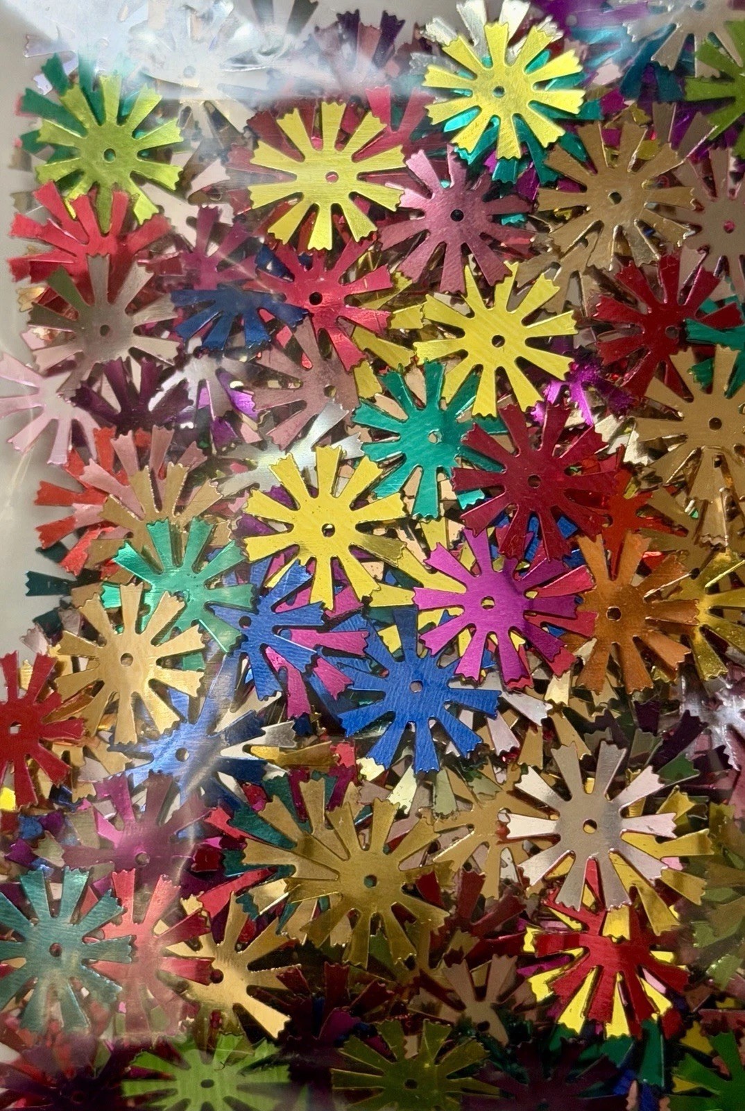 600 Vtg Metallic Multicolor Large Starburst Spoke Loose Sequin Xmas Craft Lot