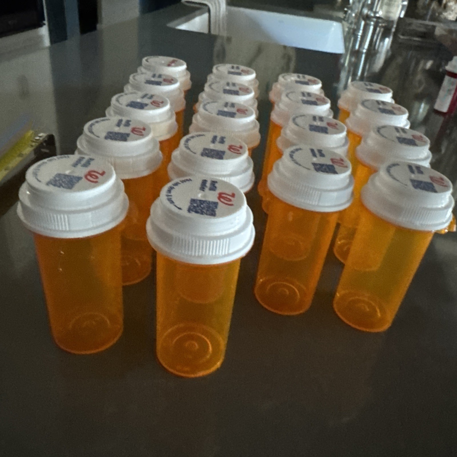 Lot Of 20 Empty Amber Prescription Bottles (PM-20)