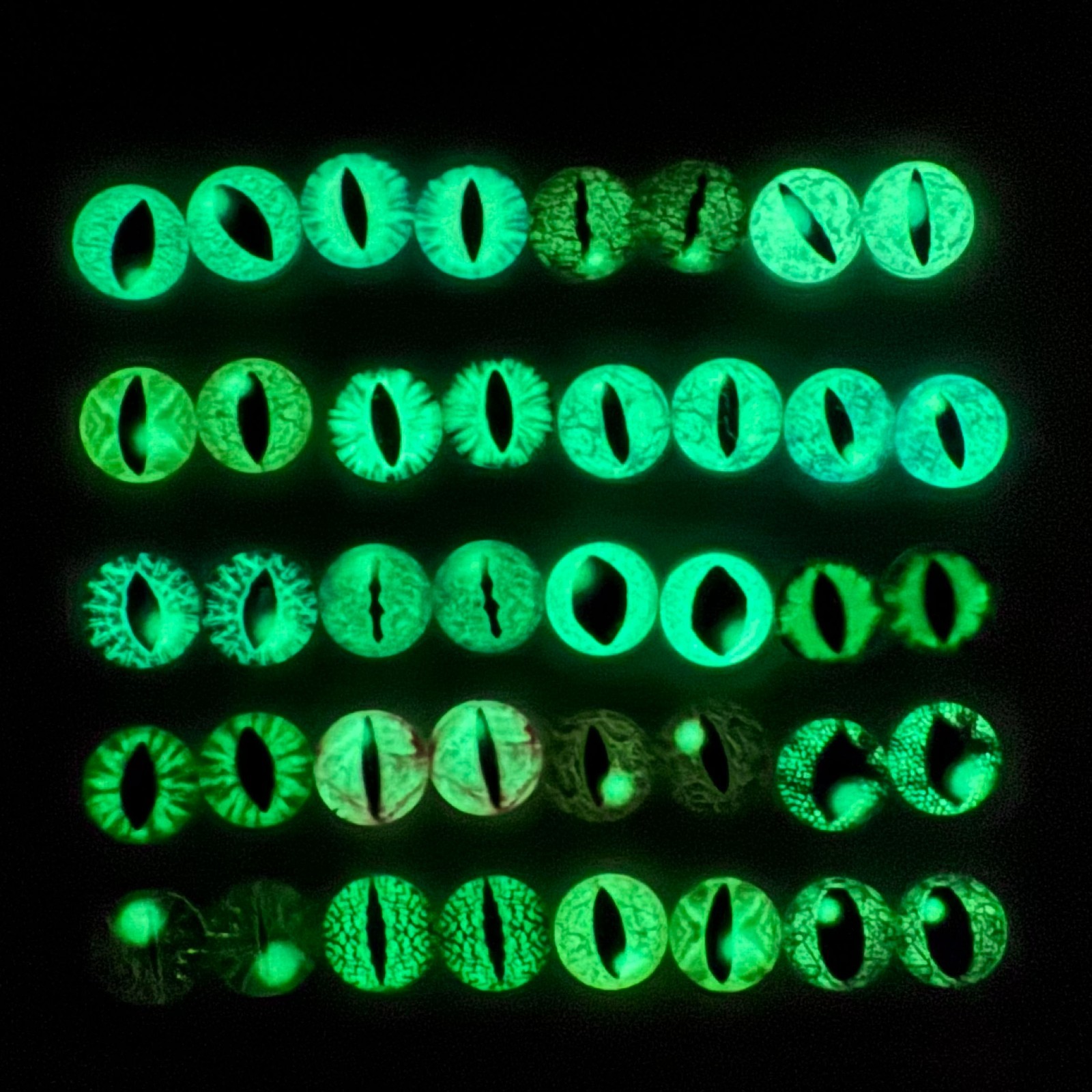 20mm Luminous Dragon Eyes 40Pcs Glass Animal Craft Eyes Cabochon Glow in Dark