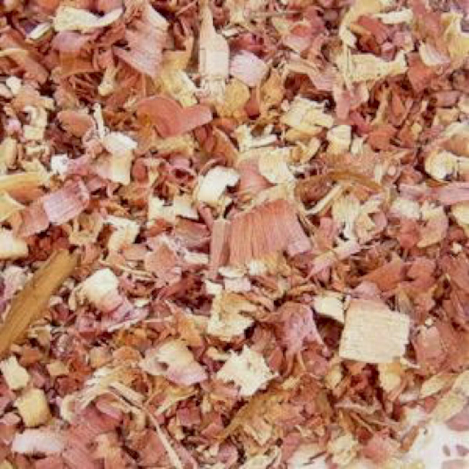 Eastern Red Cedar Shavings Fresh Aromatic Wood Chips Sawdust Red Cedar – 1 Ounce
