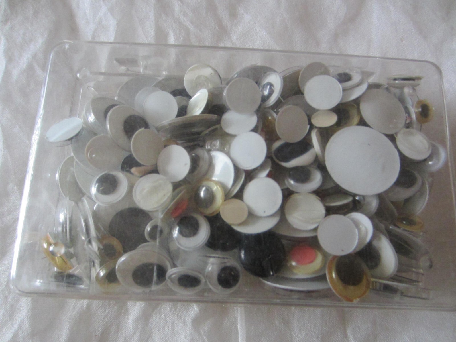 8 Bags Crafts Mixed Lot Various Sizes Moving Googly Eyes Vintage