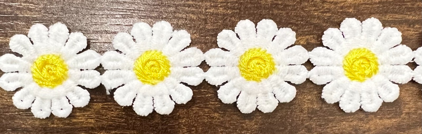 8 Continuous Yards! – 1″ DAISY Flower Venice Venise Lace Trimming!