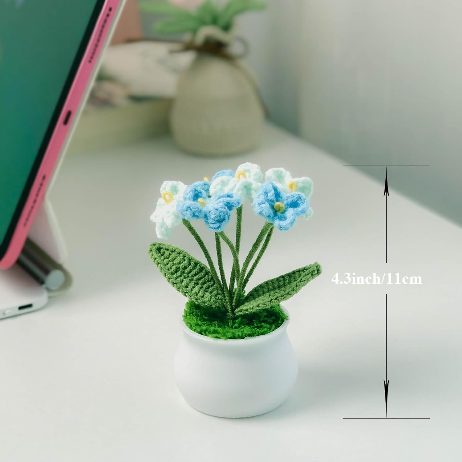 Eco-Friendly Blue Gradient Myosotis – Handcrafted Crochet Flower for Desk Decor