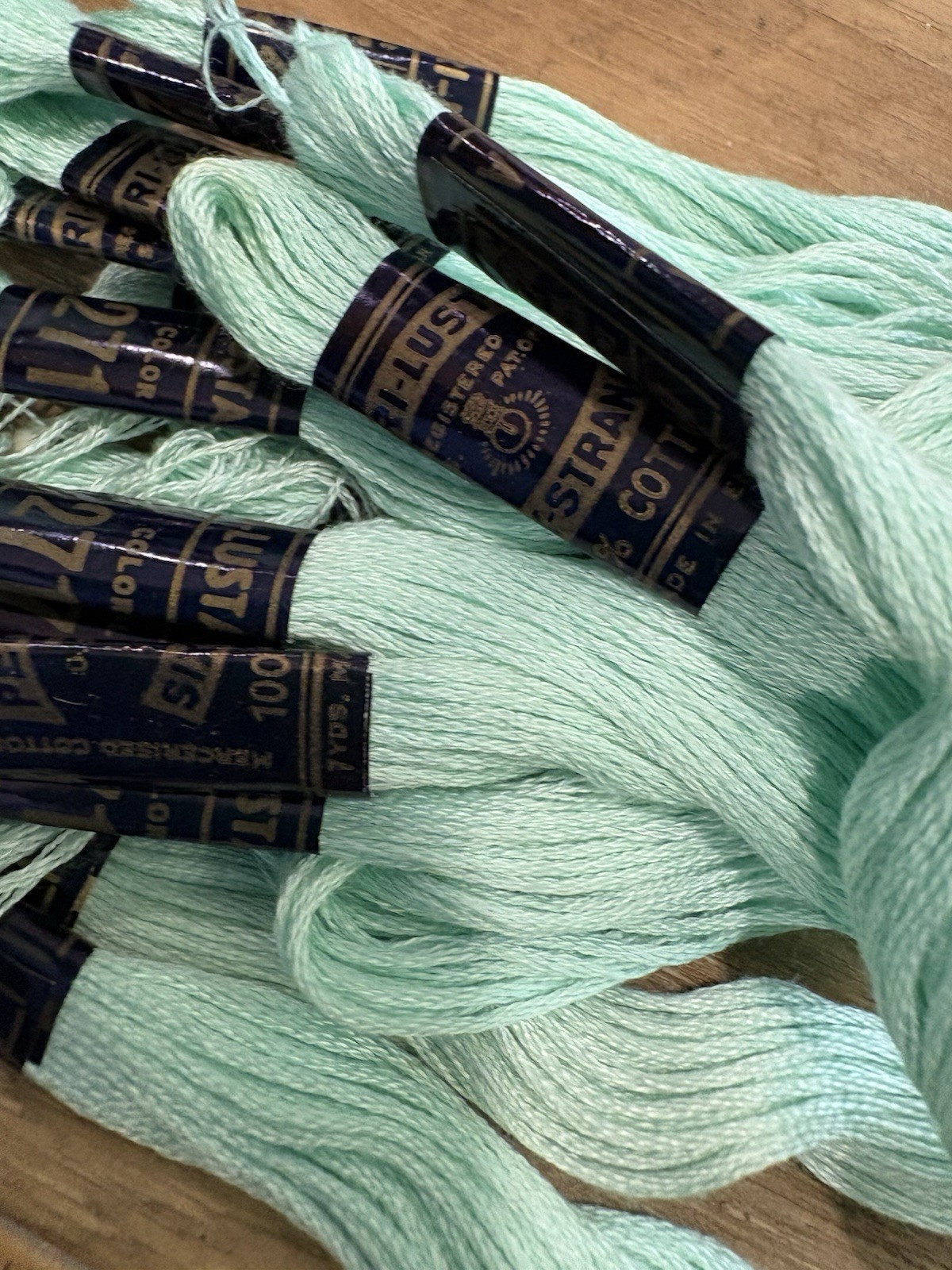 Peri- lusta embroidery floss Lot 272 271
