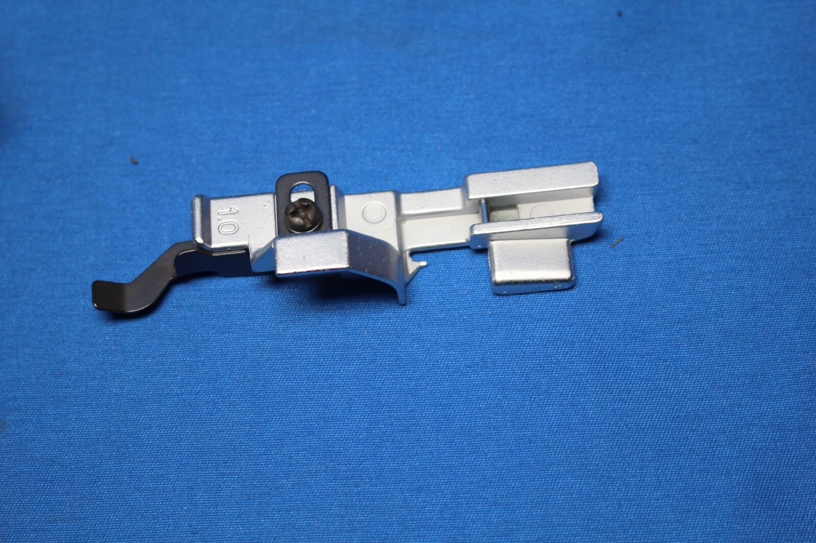 BLIND HEM FOOT 1.0 WHITE 1300, 2000 SuperLock Jaguar 080 # 77023 # J50883