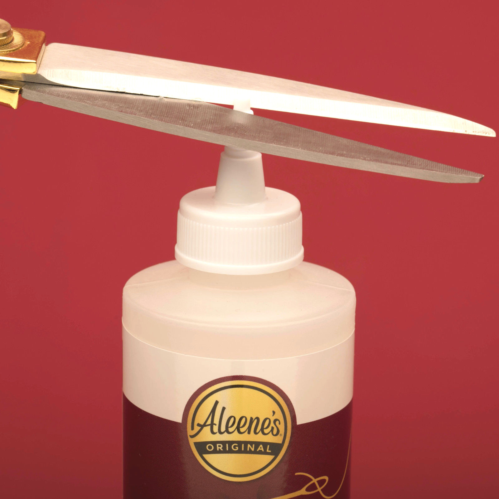 Aleene’s FABRIC FUSION 4 oz PERMANENT FABRIC ADHESIVE GLUE COTTON LEATHER RIBBON
