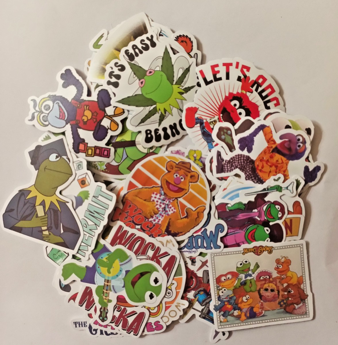 MUPPET- STICKERS-50 STICKERS-UNBRANDED-NEXT DAY FREE SHIPPING