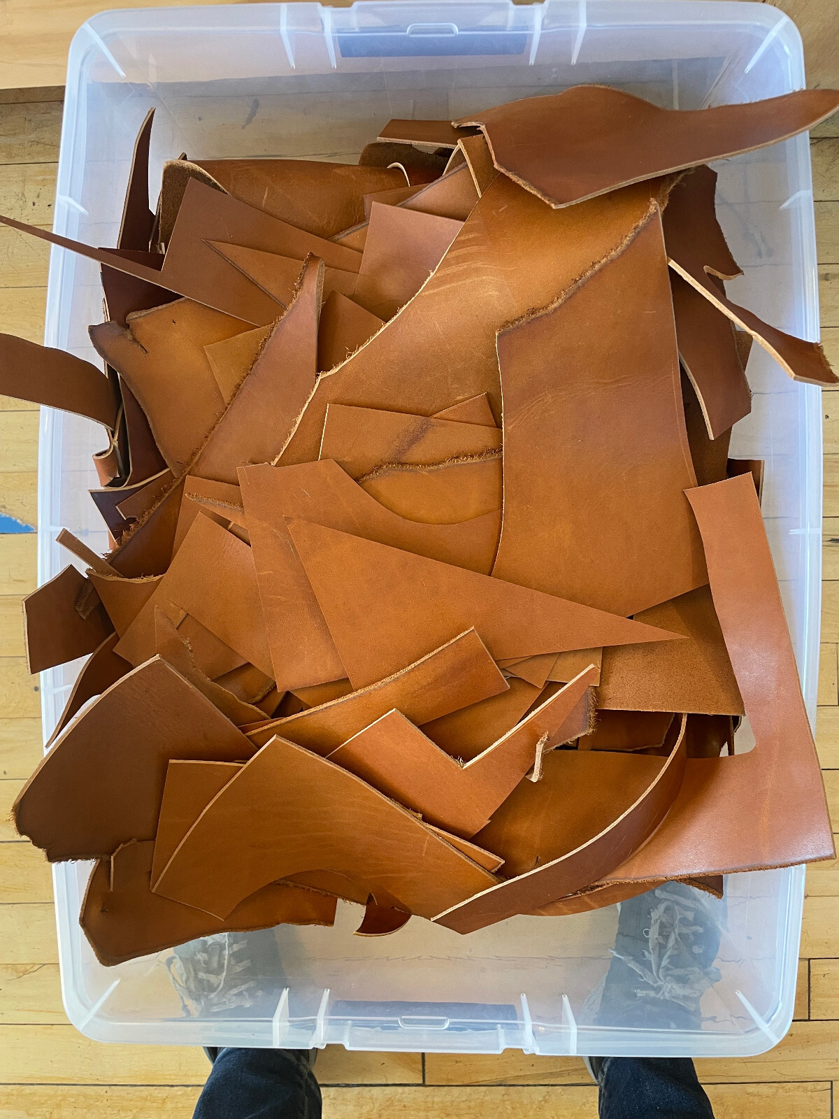 10 LBs Full Grain Leather Scrap- Chrome Tan- Tobacco/Brown 5/6oz $2.50/lb