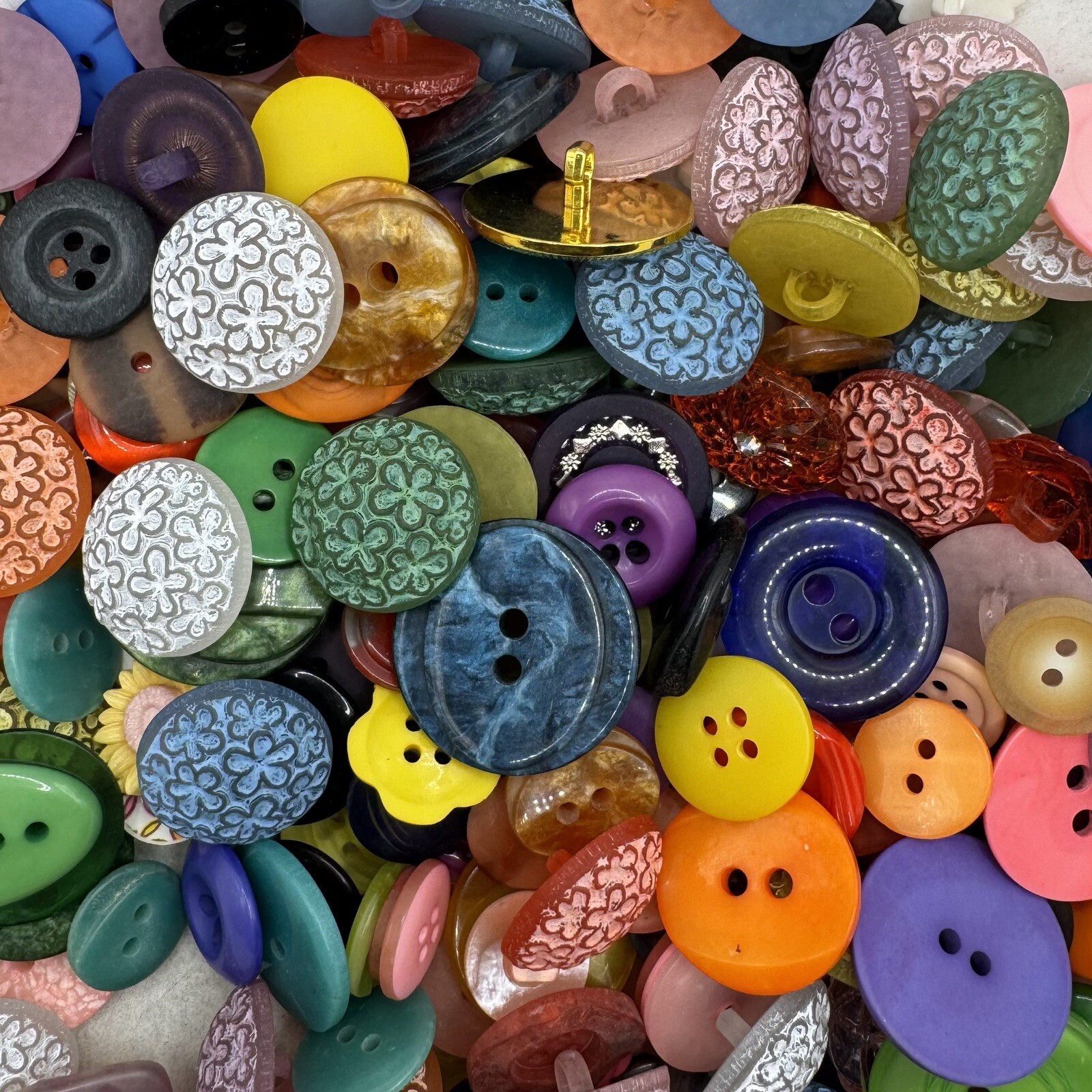 Sweet! Mixed Lot Of All Types & Sizes Of Fun Colorful Buttons 50, 100, 250 pcs