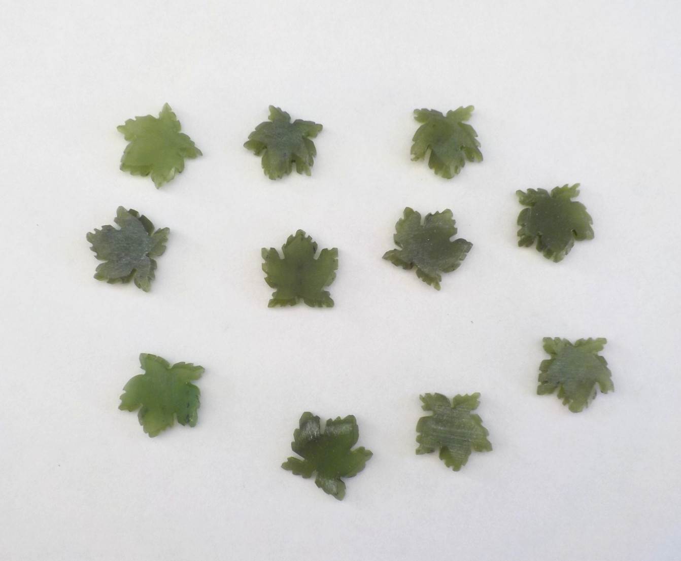 Geen Stone Leaf No Holes Flat Back (1/2″) Total 11 Craft Jewelry Making Supply