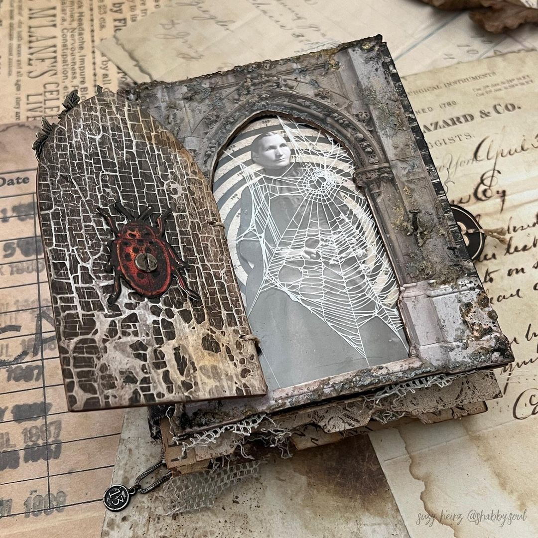 TIM HOLTZ COLLECTION OF EVERYTHING HALLOWEEN IDEA-OLOGY 2023 AND OLDER