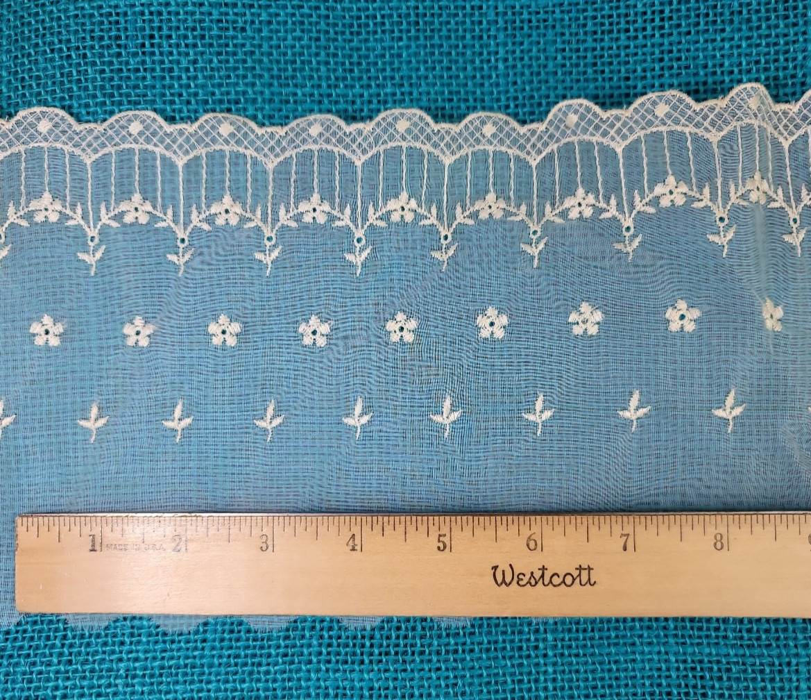 Vtg Light Cream Floral Embroidered Sheer Border Lace Trim Eyelet Scallop 5″ Wide