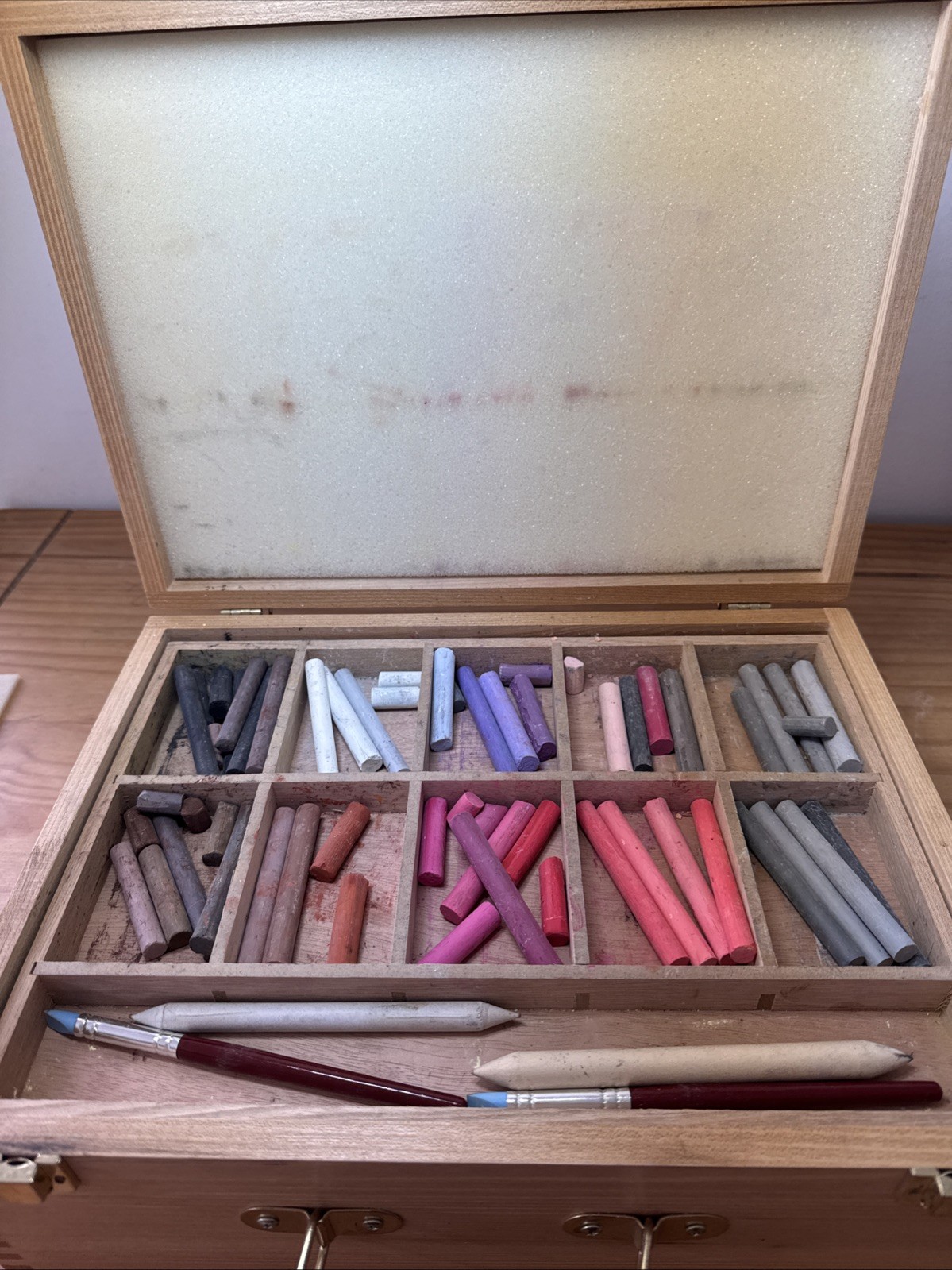 Wooden Pastels Storage Box 4 Trays PLUS Quality Soft Pastels Winsor Daler W373