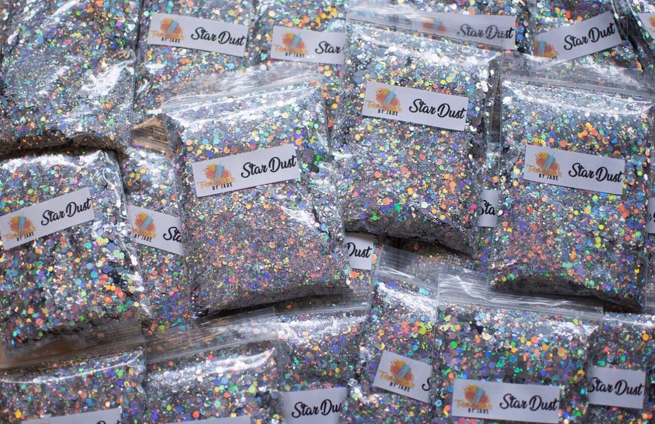 Star Dust – Silver Holographic Chunky Glitter 2 oz Bag (FREE & FAST SHIPPING)