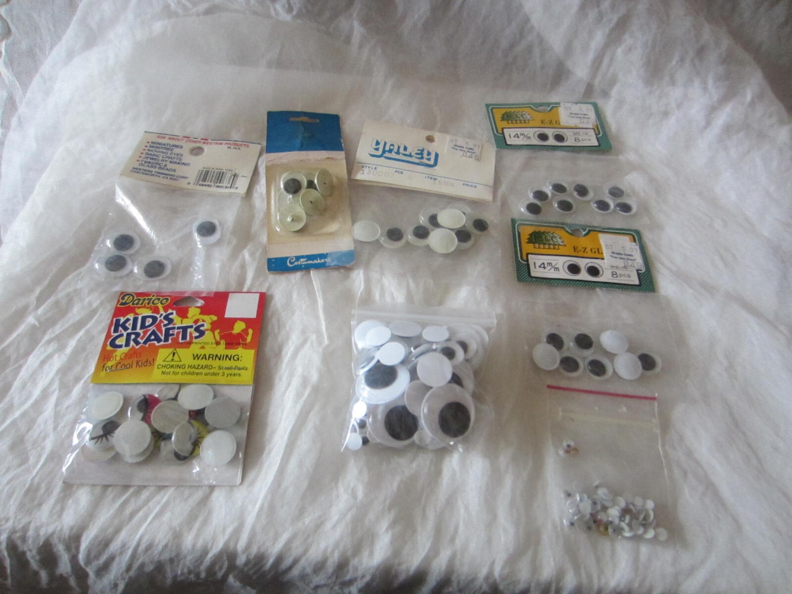 8 Bags Crafts Mixed Lot Various Sizes Moving Googly Eyes Vintage