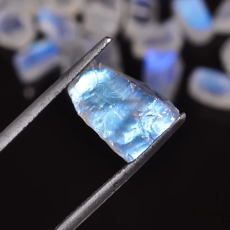 20ct. Dazzling AAA Quality 100% Natural Flashy Blue Rainbow Moonstone7X5 10X7mm