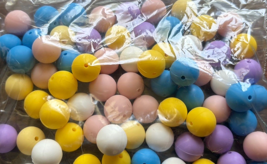 Lot of 130+ round silicone beads in assorted solid colors/sizes–NEW