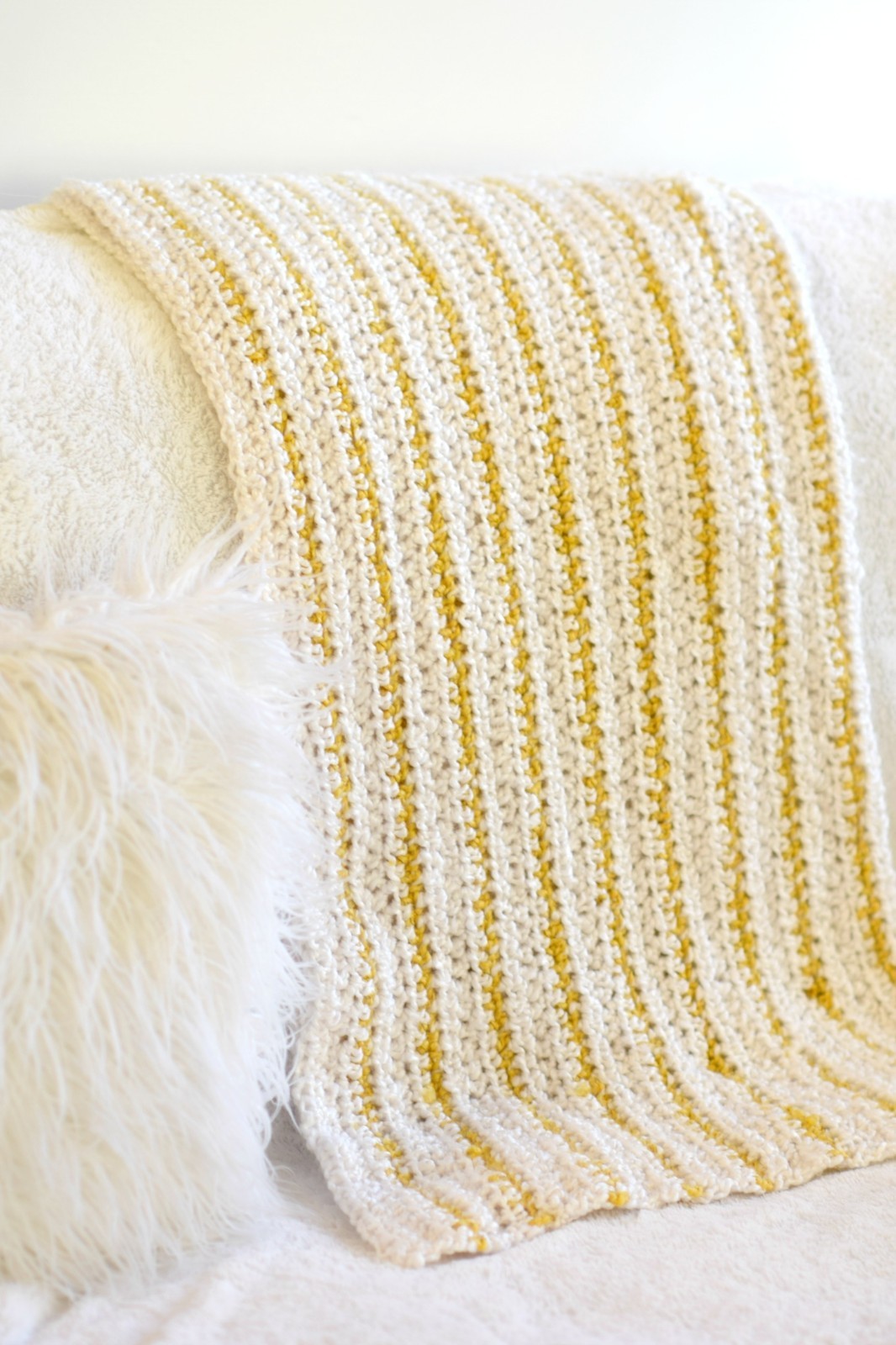 (1 Pack) Lion Brand Yarn 790 Homespun Bulky Yarn