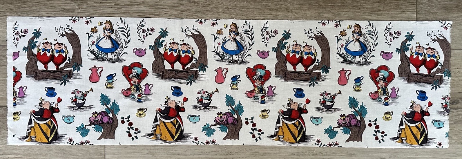 Alice Wonderland White Rabbit Queen/Hearts Mad Hatter Tea Pots Cat 1/3 Y Fabric