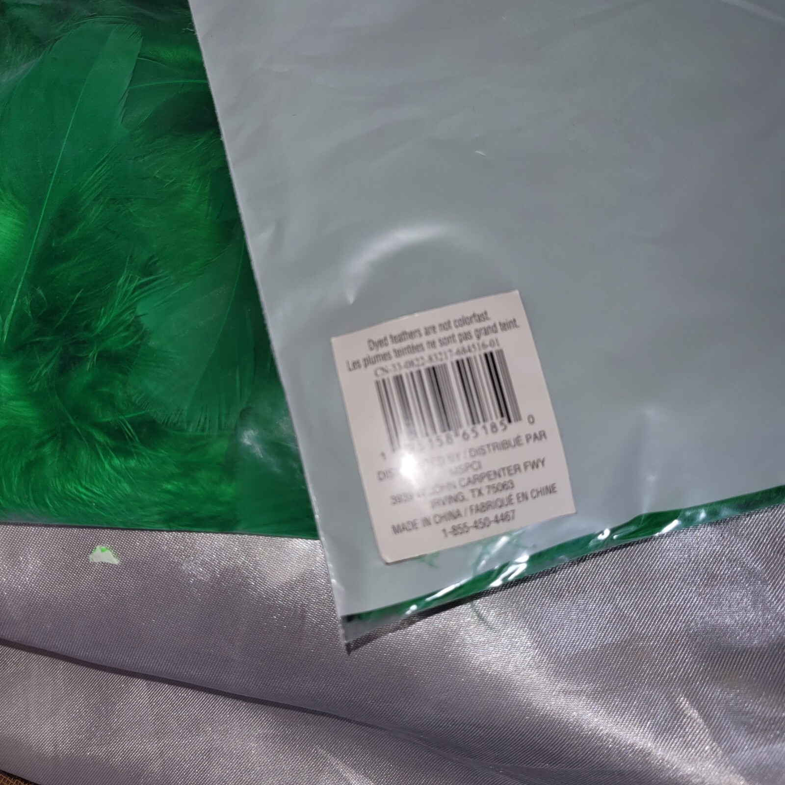 Green Feathers Bag (2)- 0.21 oz each- Creatology Crafts Party Decor New