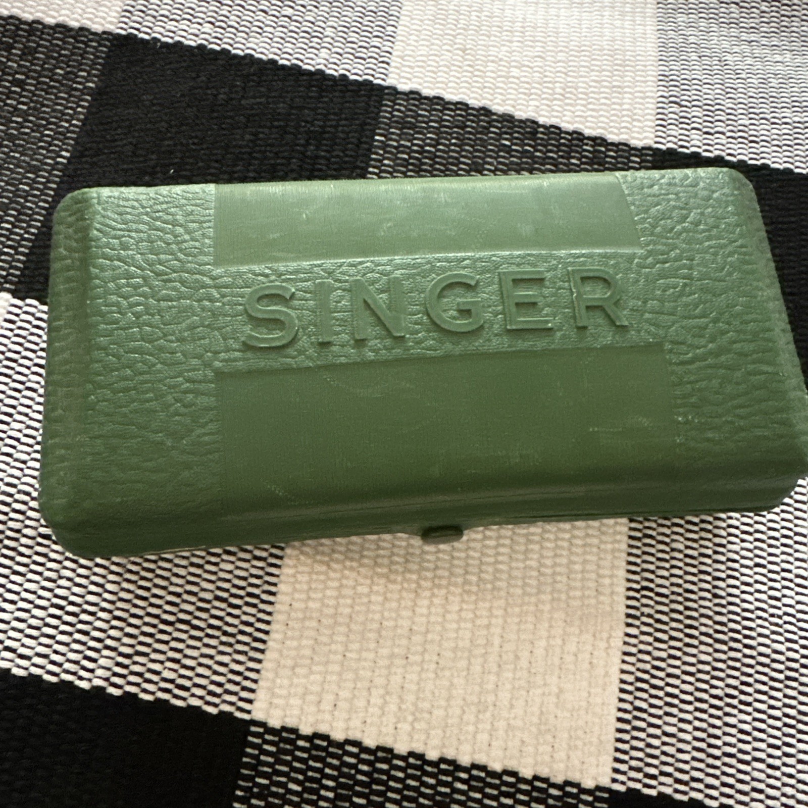 Vintage Singer Buttonholer Green Plastic Replacement Box Only SKU S0420