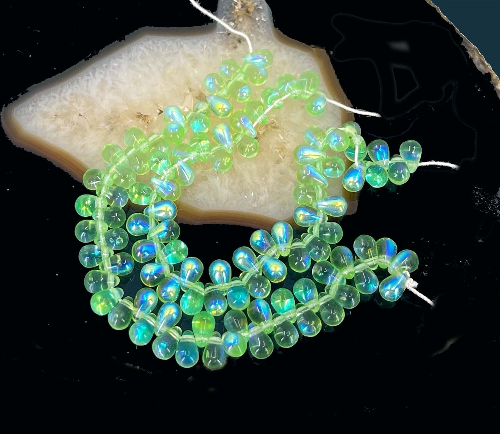 50 Czech Glass Teardrop Beads Tear Drops Green – Peridot AB moonstone