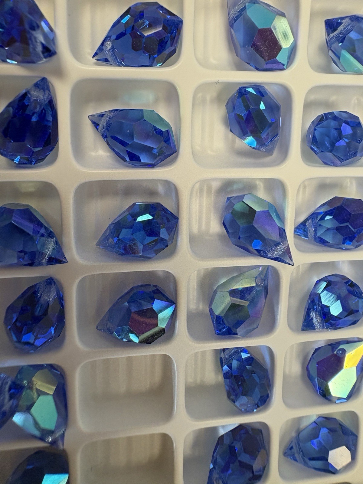 10×6 PENDANT TOP HOLE GLASS PRECIOSA SAPPHIRE AB 144 PCS. $39.00