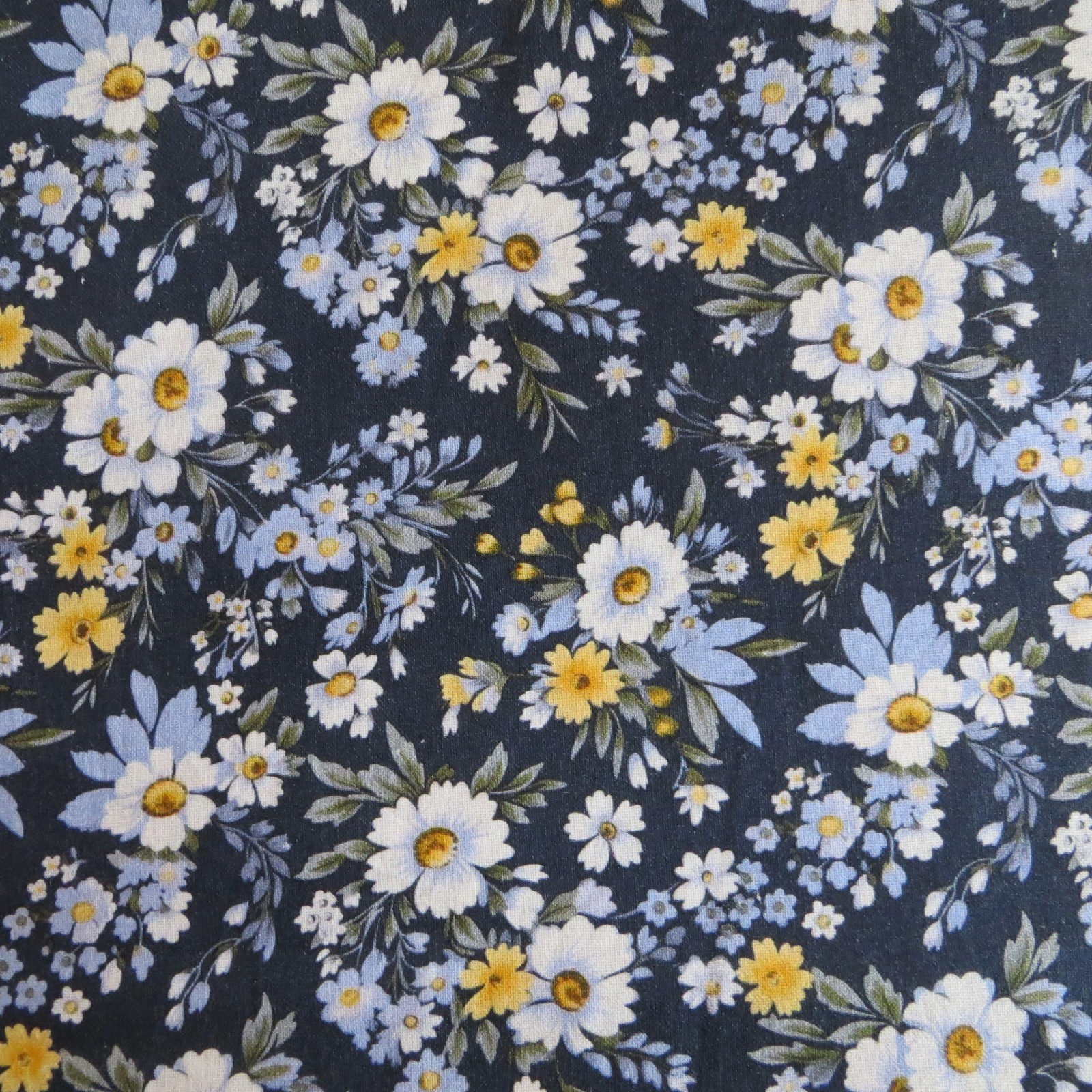 By The Yard ~ Medium Daisies On Navy Cotton $3.99 Ships ANY Amount Of Fabric