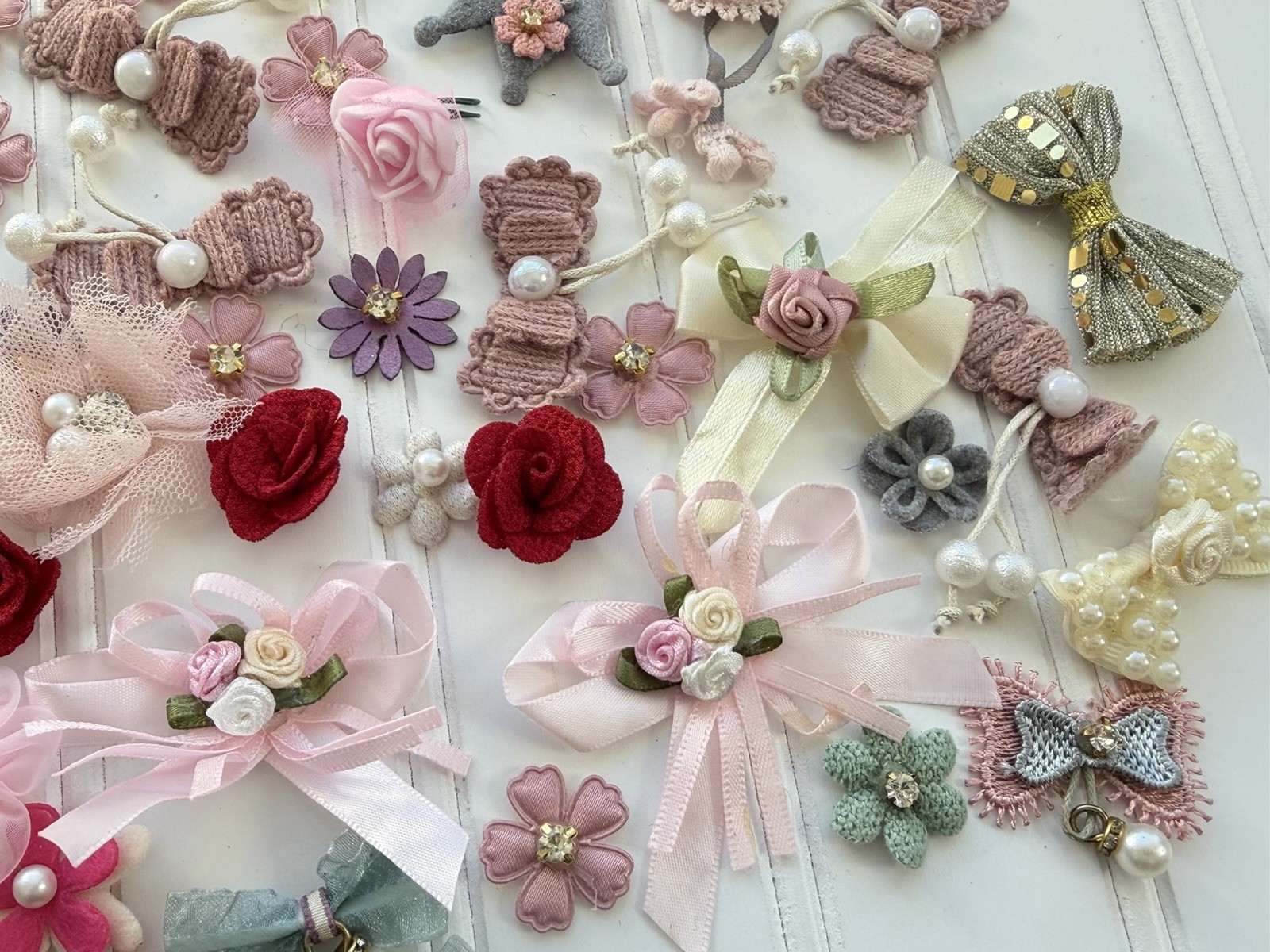 30 Pcs Mix Lot of Floral Appliques/Patches for Sewing/Bridal/Crafts