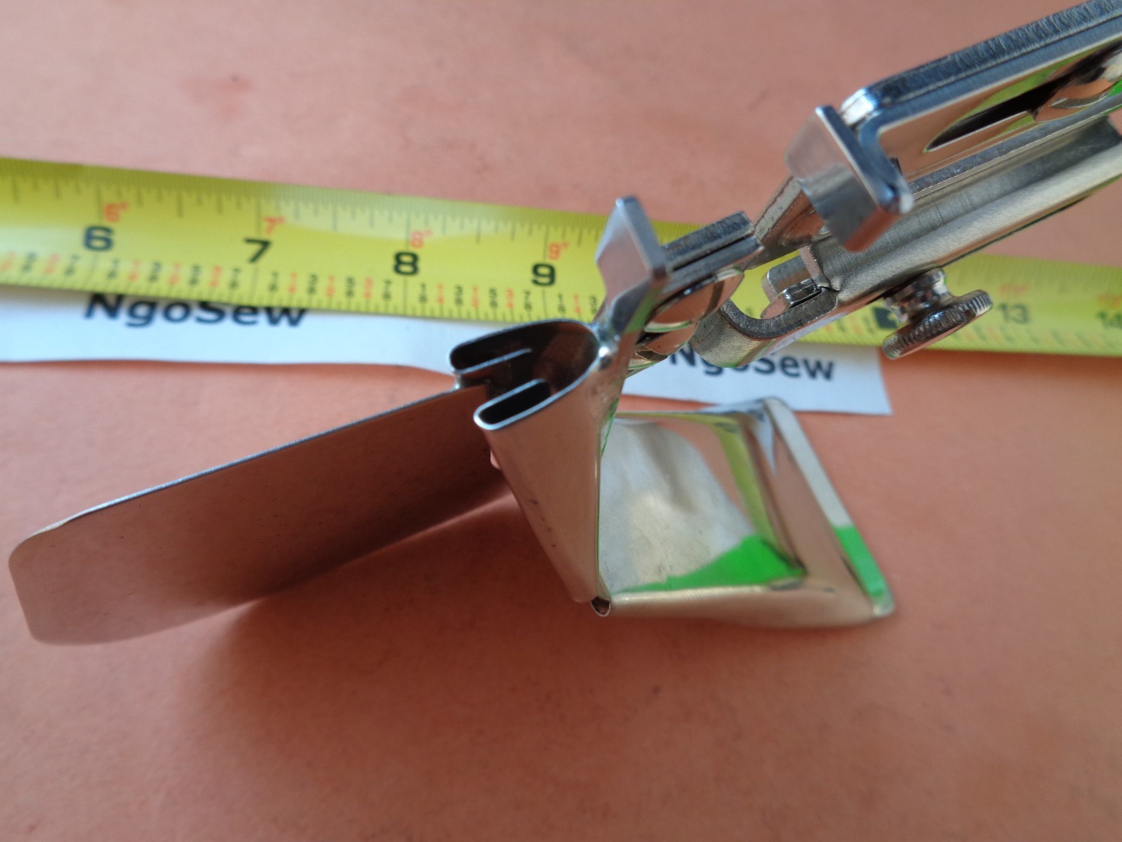 TOP BOTTOM DOUBLE FOLD BIAS TAPE SWING AWAY BINDER for Bernina Quilt Binding