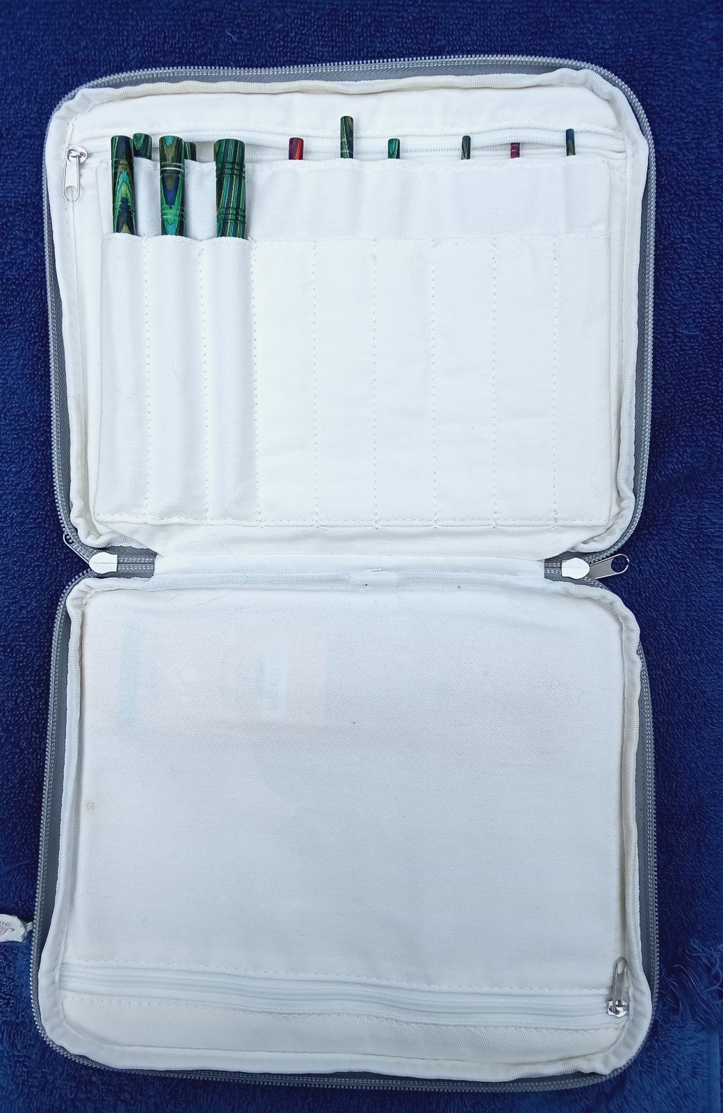 NEW Ergo Crochet Hook Lot (12 Hooks + 18-Slot Silver Case)- WeCrochet &Kollage