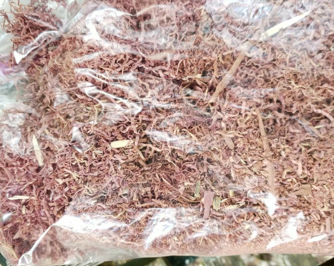Eastern Red Cedar Shavings Fresh Aromatic Wood Chips Sawdust Red Cedar – 1 Ounce