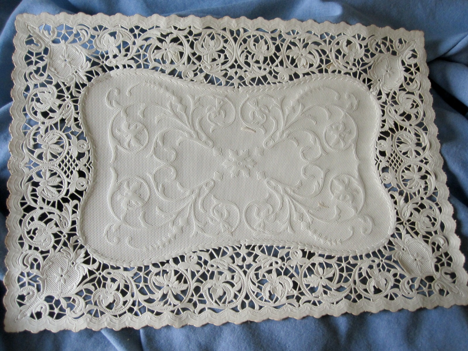 6 pcs VTG 10 X 15 PLACEMAT OFF WHITE IVORY RECTANGLE PAPER LACE DOILIES FANCY