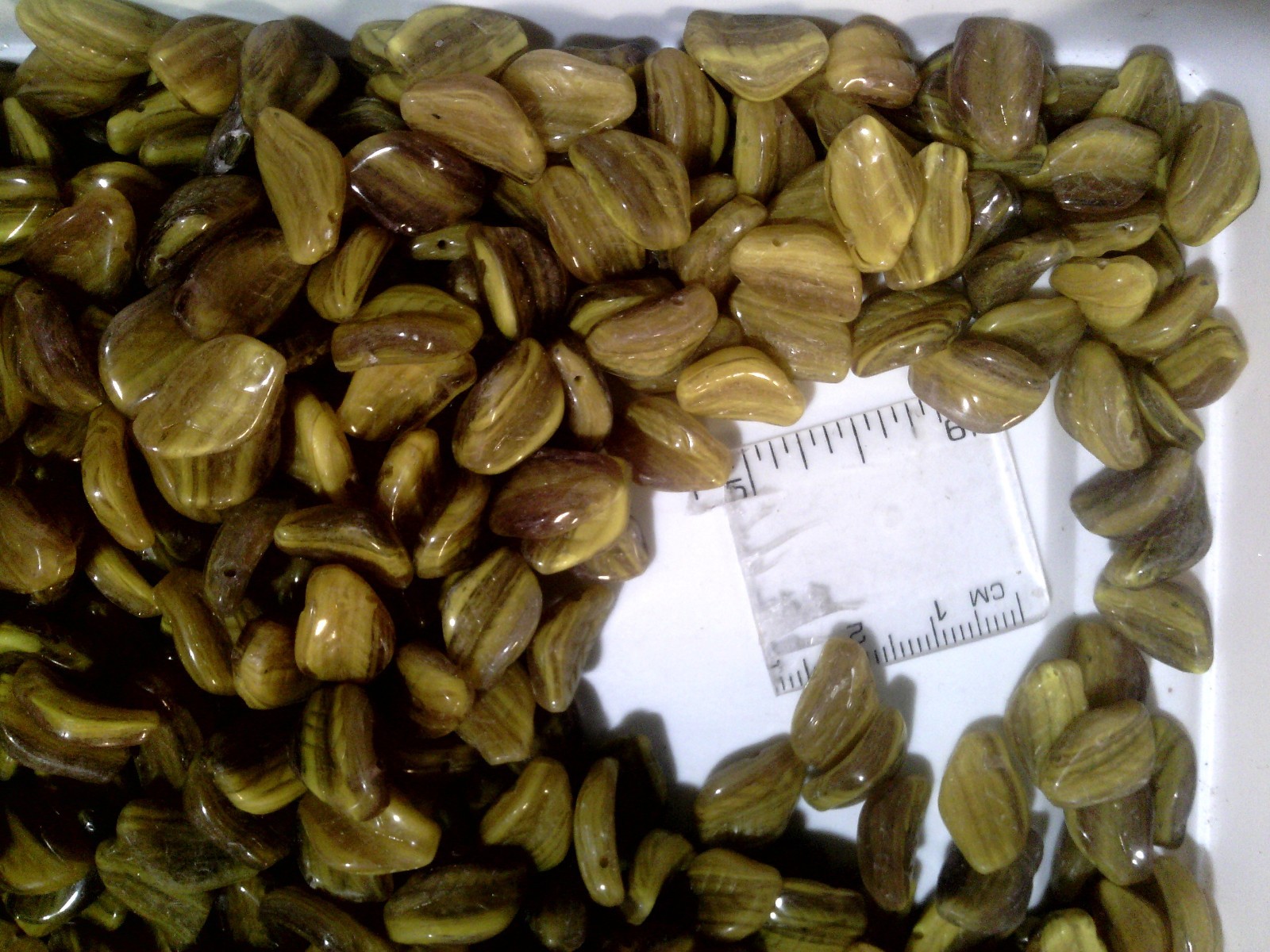 VTG 540 GRAM OLIVE LEAVES PRESSED BEAD #080818L 15X10m APPROX CLOSE OUT