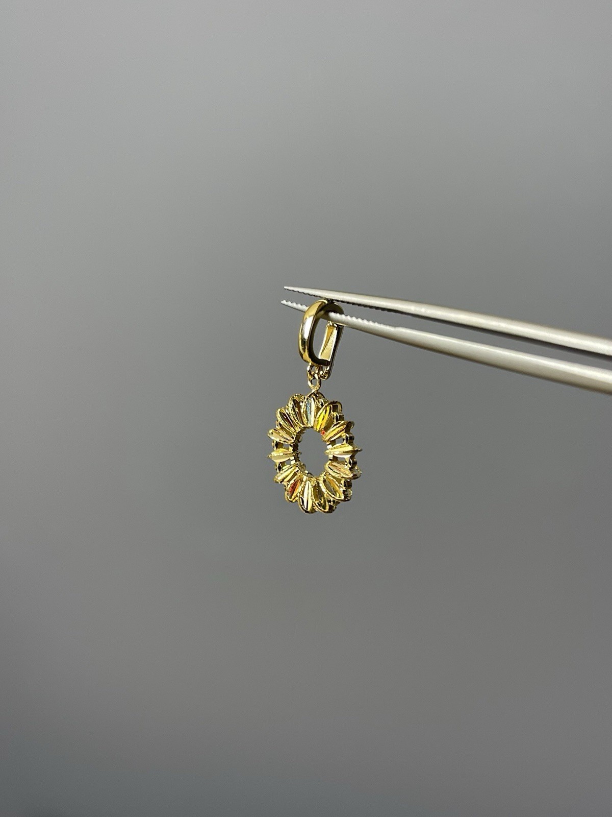 18k Yellow Gold Sun Circle Pendant Charm 2.30g Made in Italy