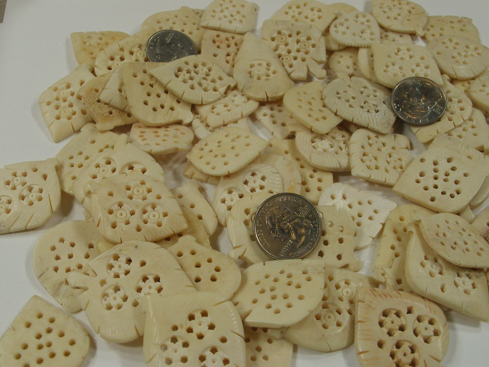 125 Pieces India Handmade Large Water Buffalo Bone Pendants Bulk Lot (AQZ-9)⭐