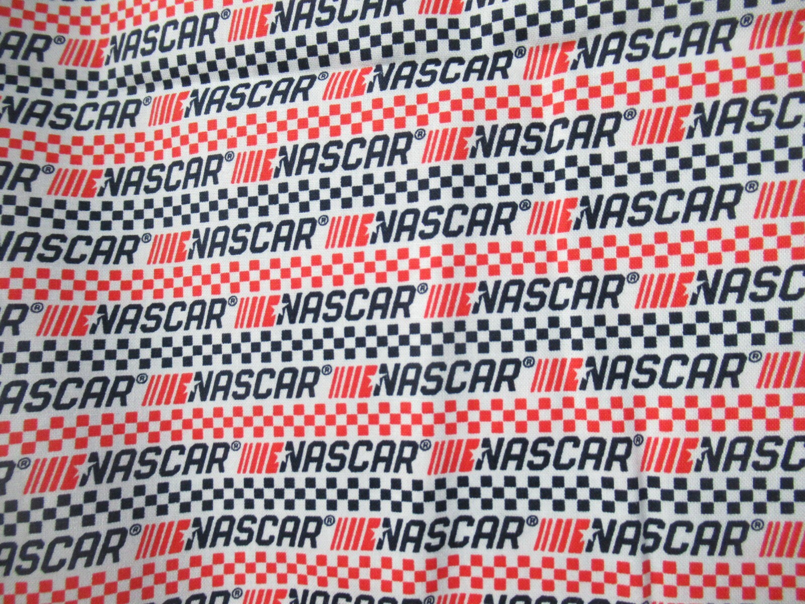 NASCAR Car Auto Racing Red/Black/White Cotton Fabric SBTY X 44″W NEW