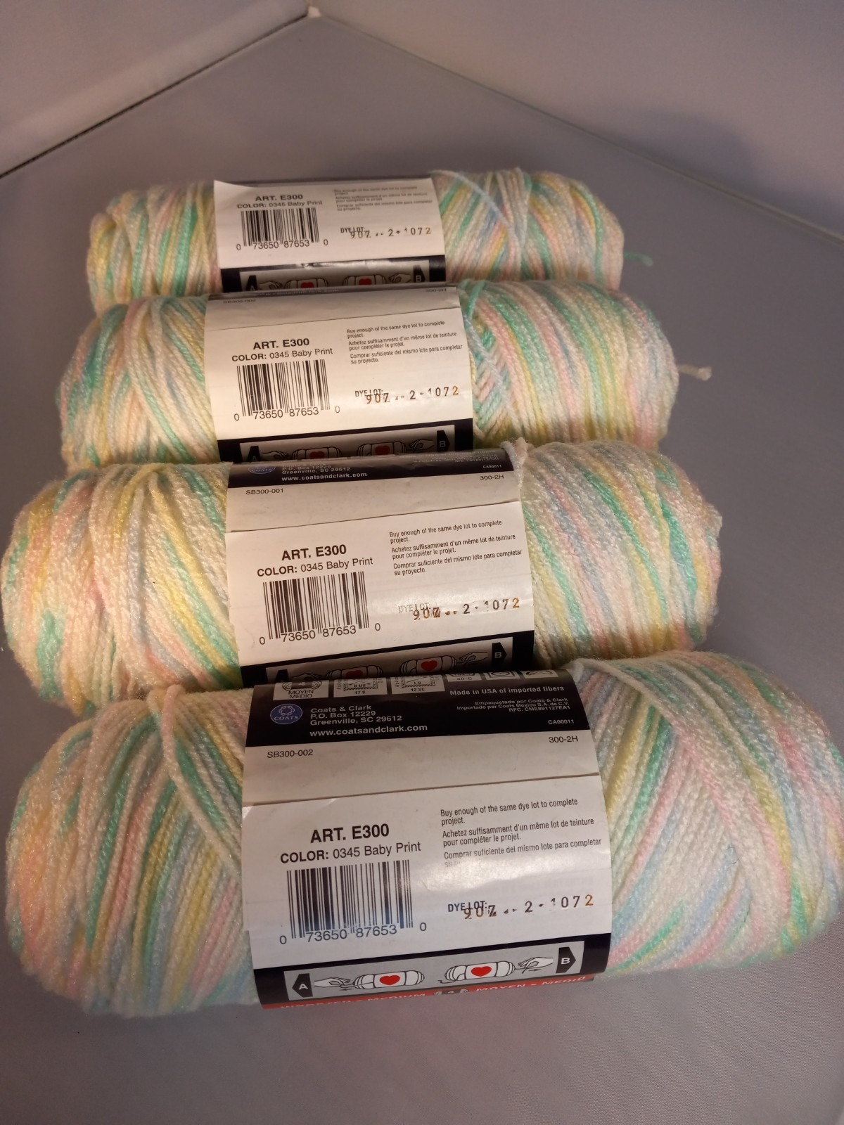 Red Heart Super Saver Yarn 4 Skeins New Old Stock Same Dye Lot Baby Print!