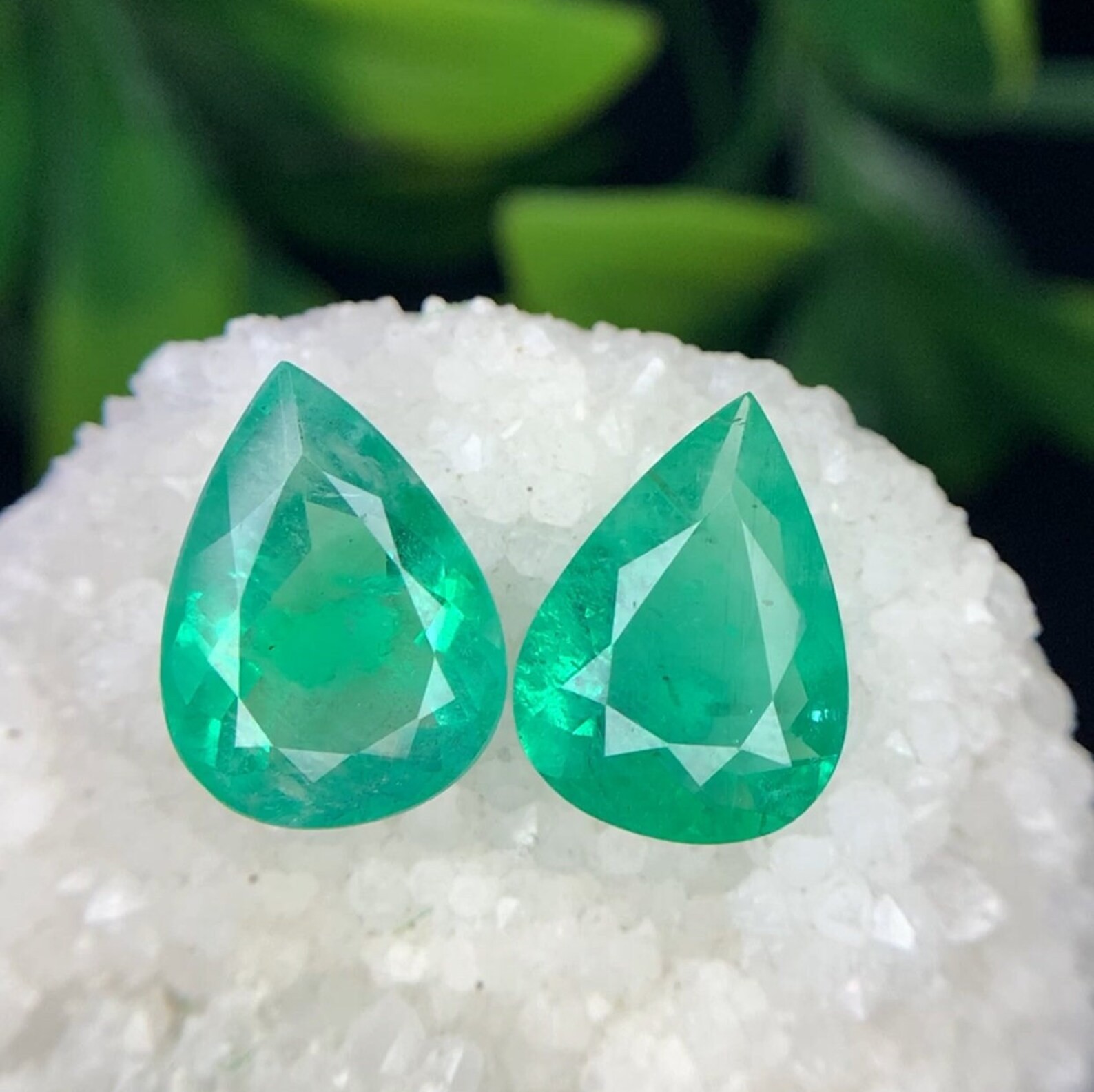 Natural Zambia Emerald 7×5 MM 2 PC Pair’s Pear Cut Loose Gemstone Jewelry