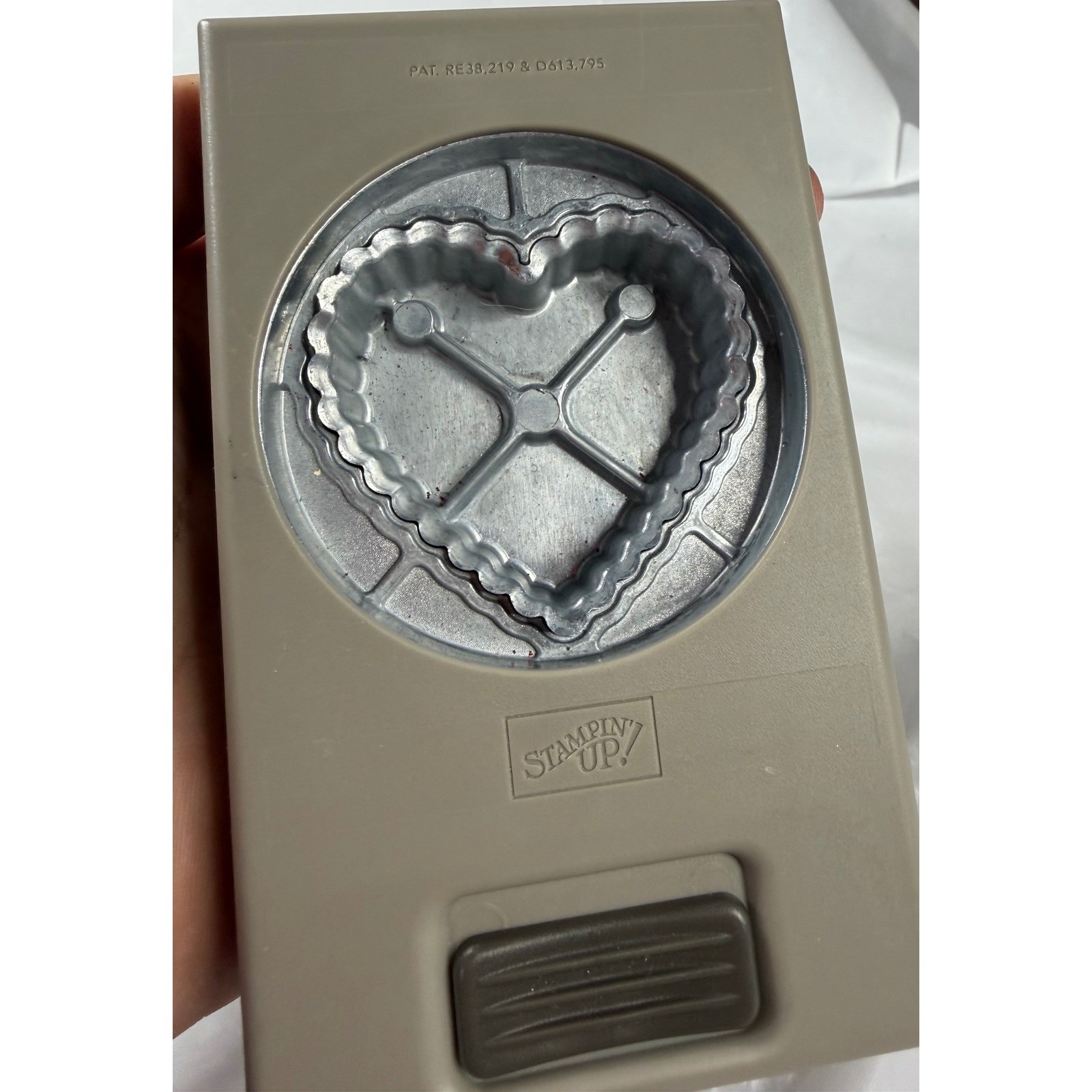 Stampin Up Scalloped Heart Paper Punch Scallop Edge Craft Tool J019