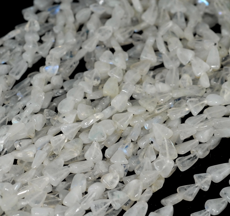7X6-10X7MM RAINBOW MOONSTONE GEMSTONE TRIANGLE NUGGET PEBBLE BEADS 14-15inch