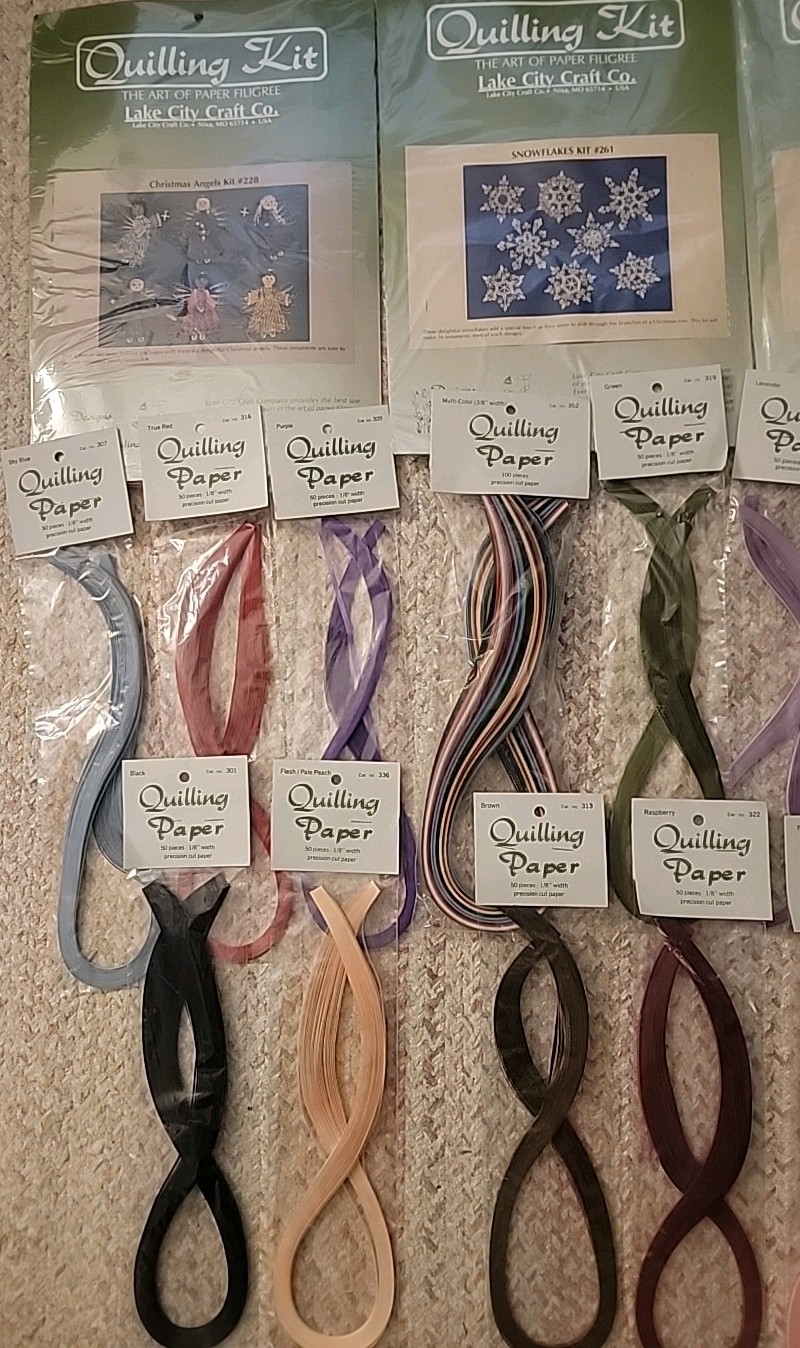 Lot Of Qulling Kits And Quilling Paper ( See Description)
