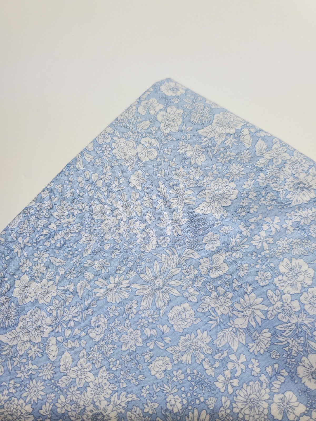 Liberty Fabrics Cotton Florals Emily Belle Light Blue Sew Quilt FAT QUARTER