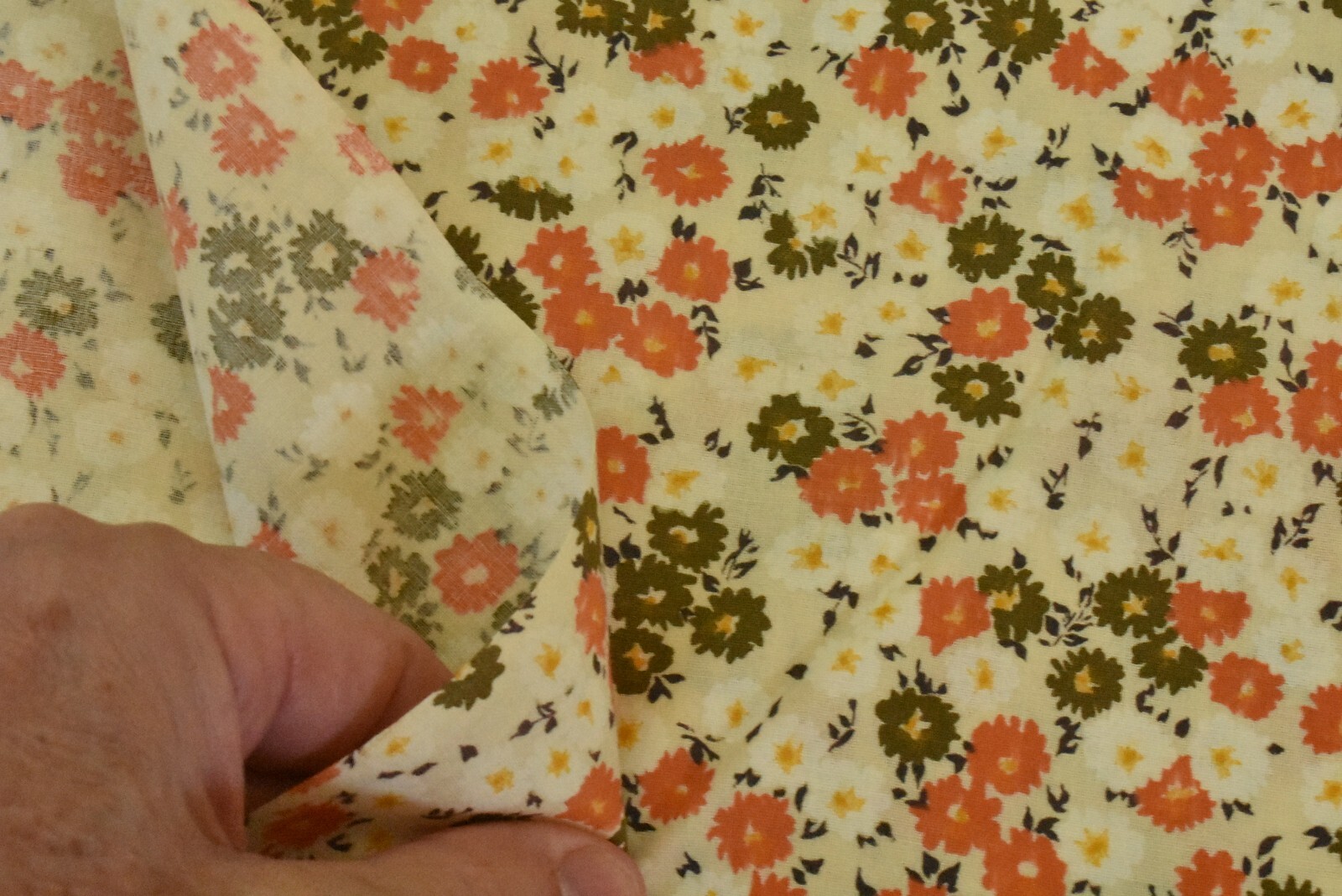 By 1/2 Yd, 35″ Wide, Vintage 1940’s-60’s, Orange &Olive Calico on Cream, B1690