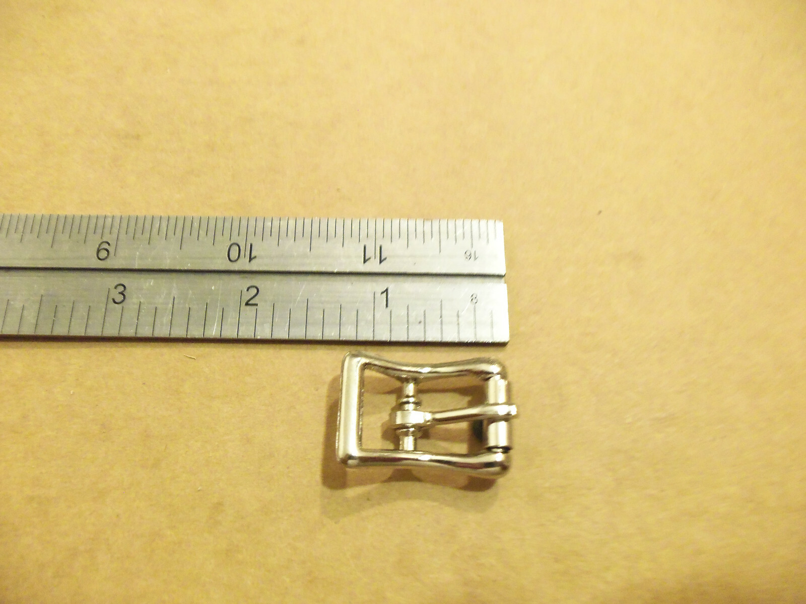 1/2″ Nickel Plated Middle Bar Roller Buckles (Pack Of 25)