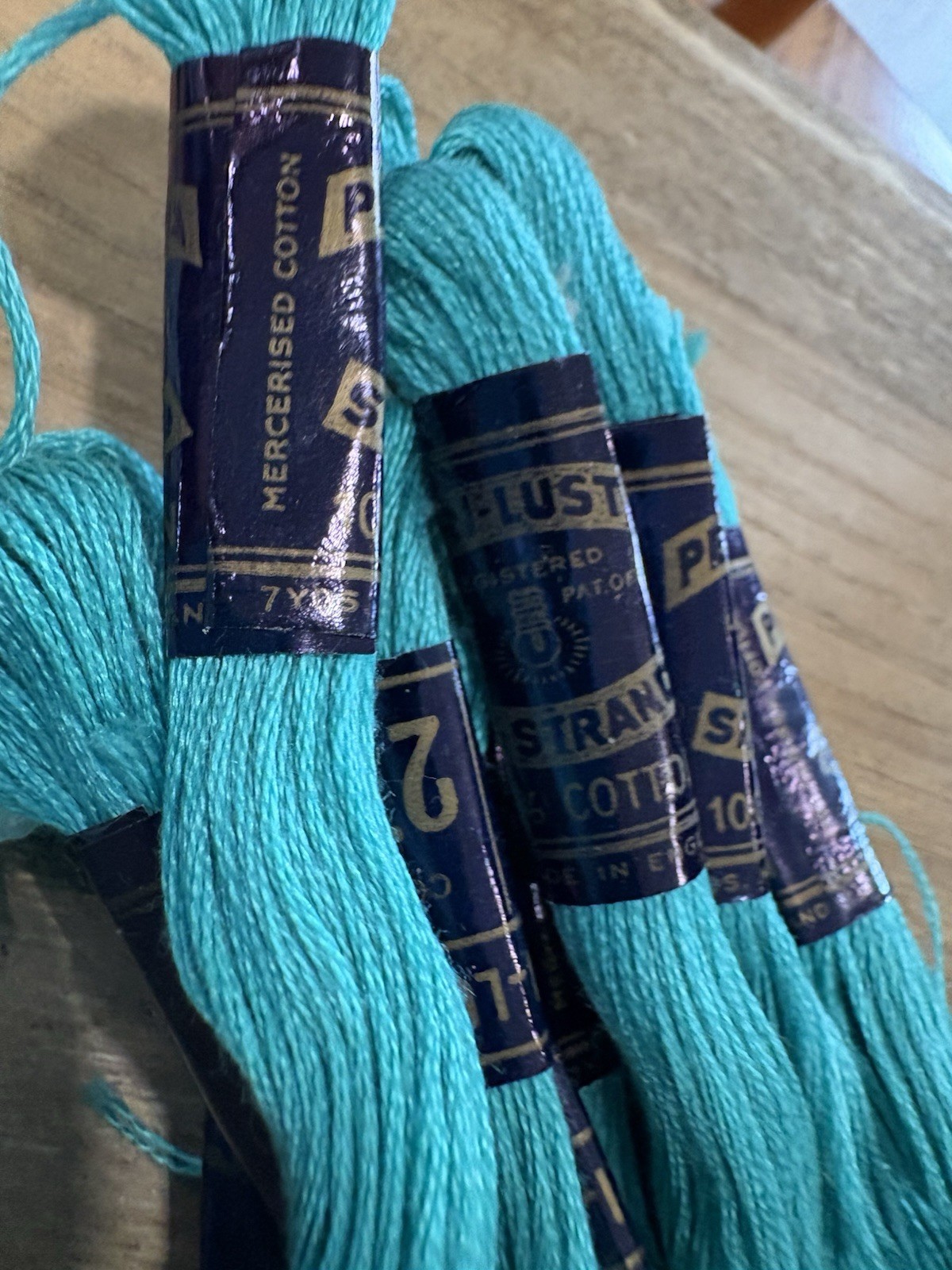 Peri- lusta embroidery floss Lot 272 271