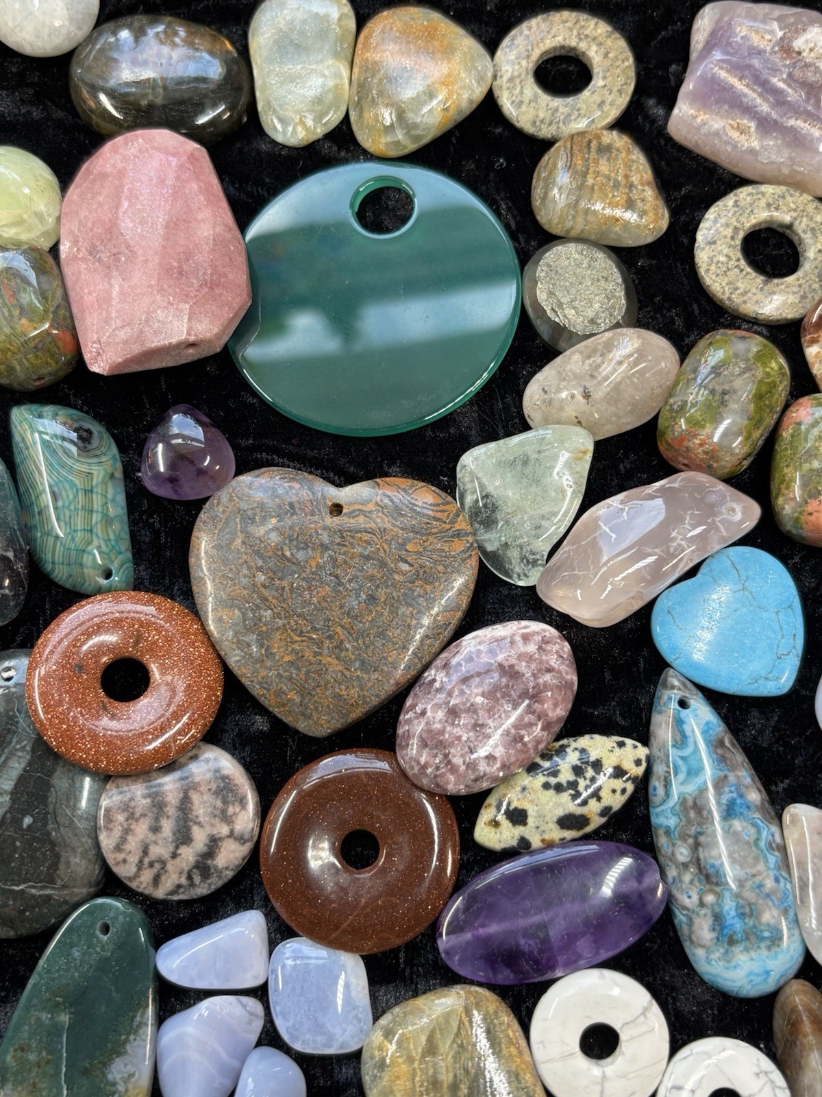 Mixed Lot Polished 235 Cabochons, Lg Beads & Loose Stones Multicolor For Jewelry