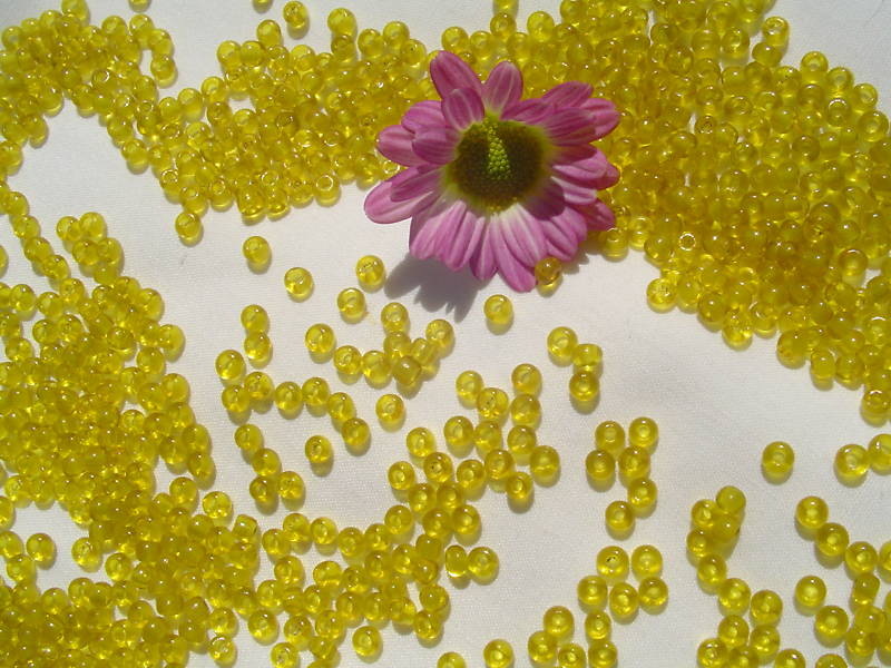 8/0 Old Time French Pale Yellow Transparent Glass Seed Beads Craft Jewelry /1oz